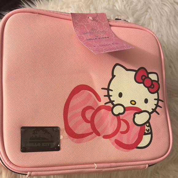 Impressions Hello Kitty Pink Cosmetic Case - Picture 1 of 8
